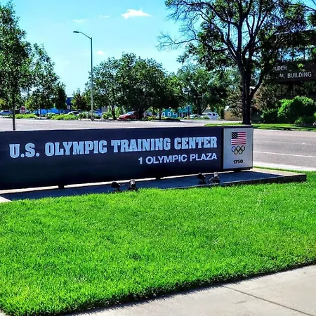 Olympic Studio - Workcation Hot Tub 4K Roku Colorado Springs Exterior photo