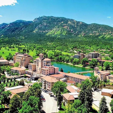 Olympic Studio - Workcation Hot Tub 4K Roku Colorado Springs Exterior photo